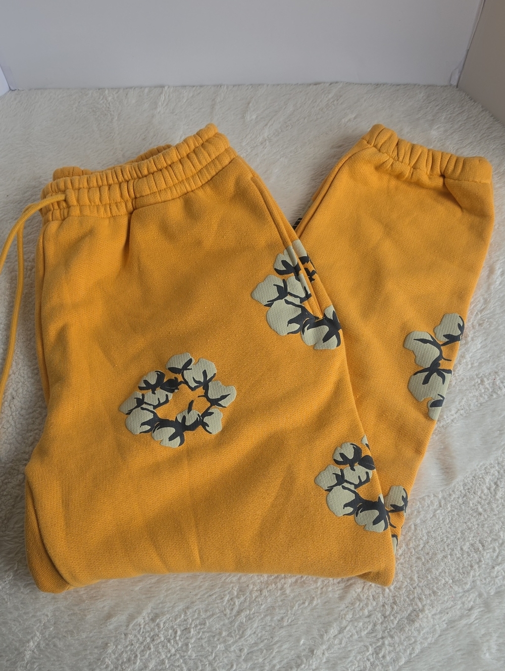 Denim Tears Cactus Wreath Unisex Sweatpants Yellow Size L NWT